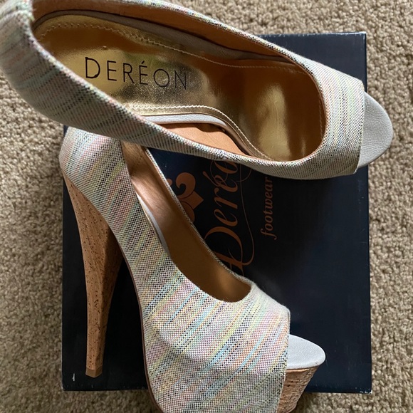Deréon Platform Heels - Picture 1 of 3
